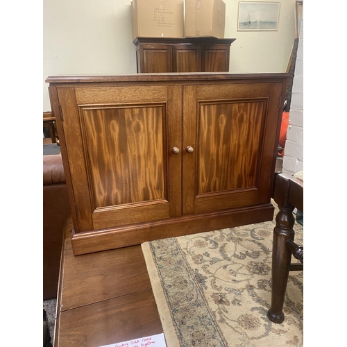 597 - Light Mahogany small sideboard/ side cabinet with internal shelving