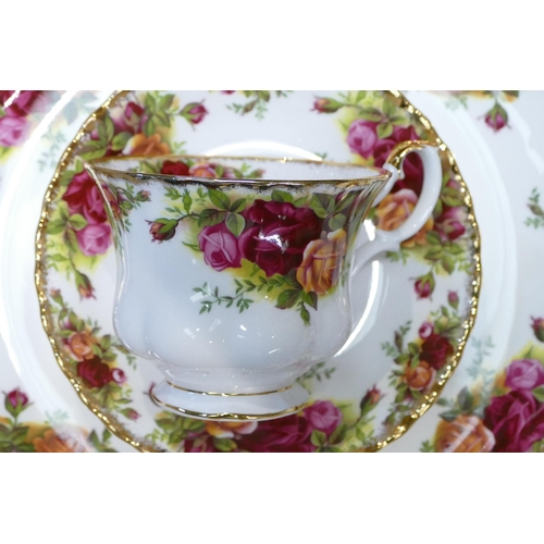 766 - A large collection of Old Country Roses china to include 12 x 27cm dinner plates, 12 x 20cm pasta bo... 