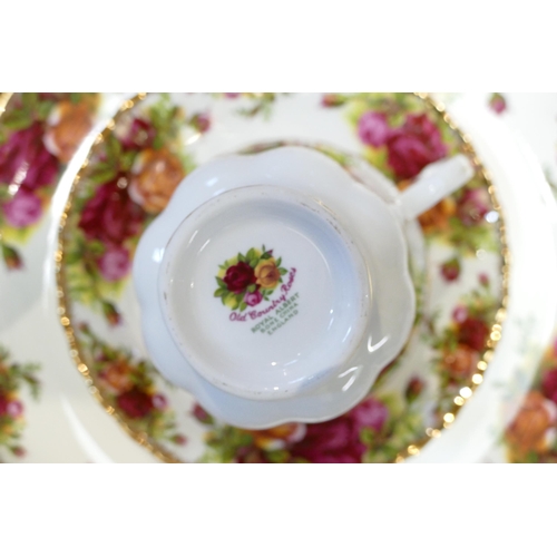 766 - A large collection of Old Country Roses china to include 12 x 27cm dinner plates, 12 x 20cm pasta bo... 