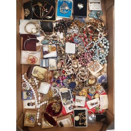 609 - A large collection of vintage costume jewellery to include beads, broches, necklaces, watches, penda... 