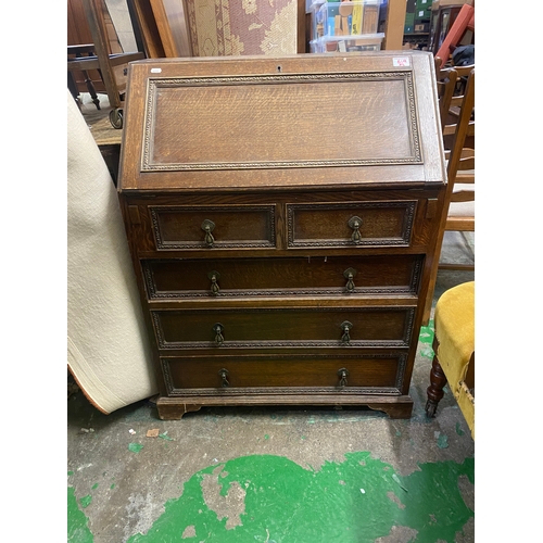 618 - Early 20th century oak bureau.