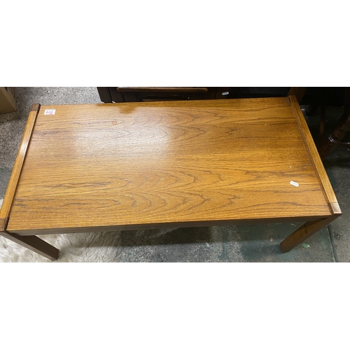 626 - Oak coffee table in simple form.