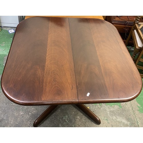 634 - Danish made extending dark teak dining table with 2 extending leaves, 73cm H x 198cm fully extended,... 