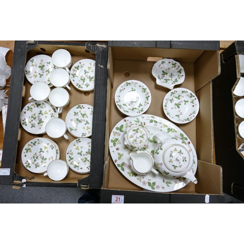 21 - A large collection of Wedgwood Wild Strawberry Patterned items to include six trio's, tea service, l... 