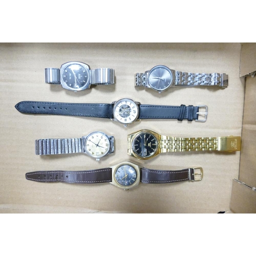 731 - A collection of gents vintage watches in ticking order including Ruble, Delvina, Buren, Seiko 5, Pen... 