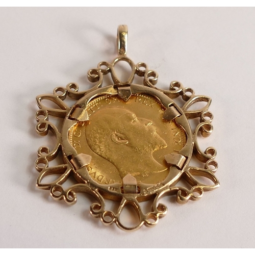 736 - Gold Full Sovereign dated 1905 in 9ct gold ornate mount, 13.6g.