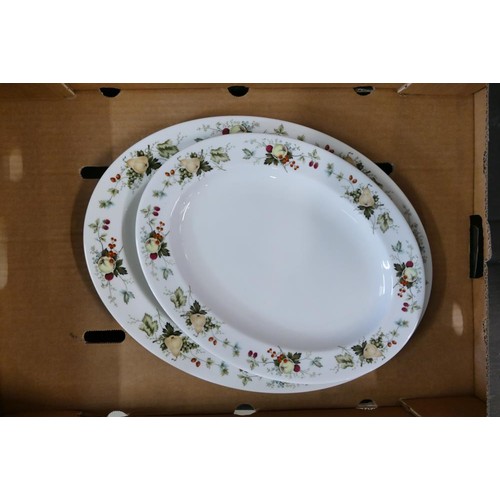 404 - A very large collection of Royal Doulton Miramont pattern tea & dinner ware to include - 4 open veg ... 