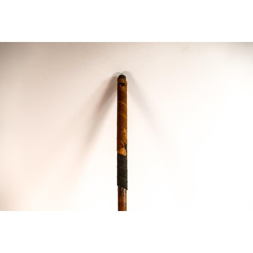 349 - Late 19th century long nosed golf club.