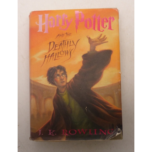 331 - J.K Rowling, 'Harry Potter and The Death Hallows', First American Edition. Wear and tearing to dust ... 