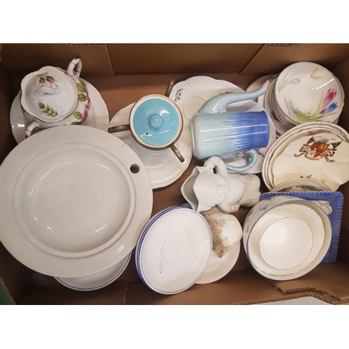 39 - A collection of Shelley ceramic items to include sugar bowls, side plates, saucers etc (1 tray).