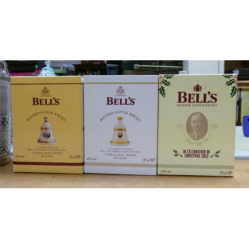 410 - Three Sealed Bells 70cl 40% vol Wade Whiskey Decanters, Boxed(3)