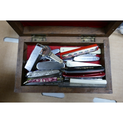 681 - A large collection of pen knives and other similar items to include advertising pen knives together ... 