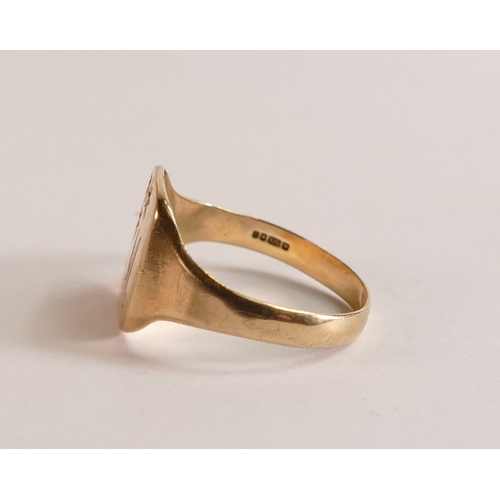 712 - 9ct gold gentleman's signet ring, size T, 3.1g.