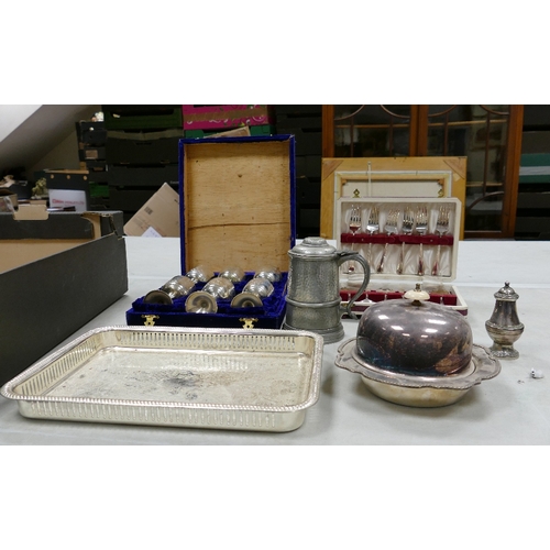 305 - A collection of metal ware including some silver plated items to include lidded serving tray, spoons... 