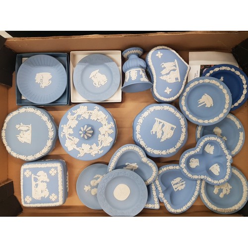 300 - A collection of Wedgwood jasperware items to include lidded boxes, pin dishes etc (1 tray).