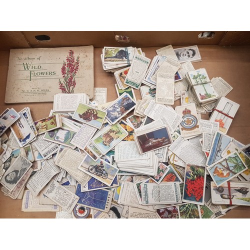 582 - A collection of mainly loose cigarette cards, Wills, Gallaher, John Players Special etc, various the... 