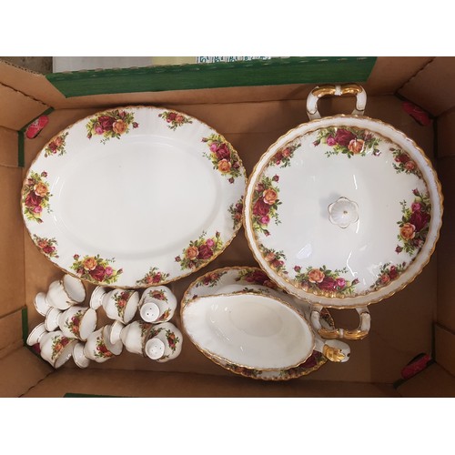 590 - Royal Albert Old Country Roses pattern dinnerware items to include a lidded tureen, oval platter, gr... 