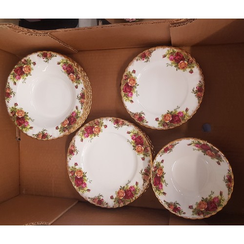 592 - Royal Albert Old Country Roses pattern dinner ware items to include 6 salad plates, 6 rimmed soup bo... 