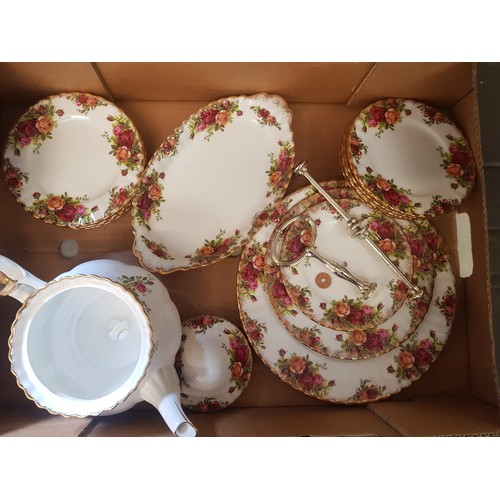 594 - Royal Albert Old Country Roses pattern items to include 12 side plates, 3 tier cake stand, regal tra... 