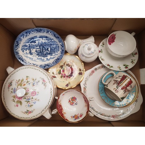 604 - A mixed collection of ceramic items to include Laura Ashley breakfast cup and saucer, Hammersley cab... 