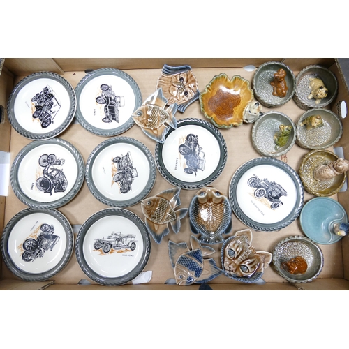 389 - A collection of Wade to include Fish pin dishes, dog pin dishes, animal pin trays, vehicle related p... 