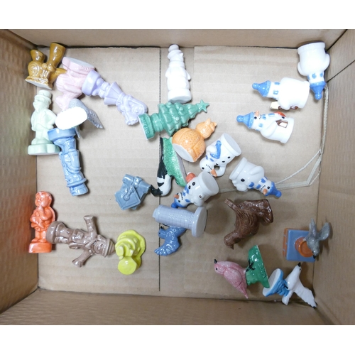 40 - A collection of Wade whimsies to include Snowmen, Christmas Tree, Birds, etc (1 tray)