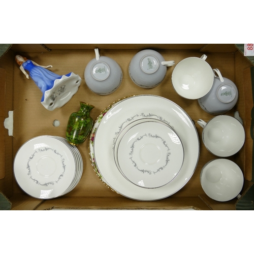 401 - A mixed collection of items to include Royal Doulton Coronet tea and dinnerware items to include 6 c... 