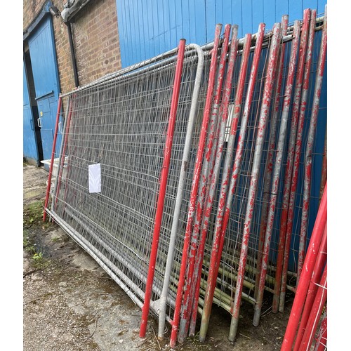 119 - Large collection Heras fencing  panels - 
PLEASE NOTE: TO BE SOLD WITH OPTION OF LOTS 120 AND 121.