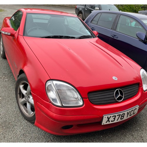 183 - 2000 Mercedes SLK 200 Kompressor Auto convertible in red with 1998cc petrol engine.
REG: X378 YCC.  ... 