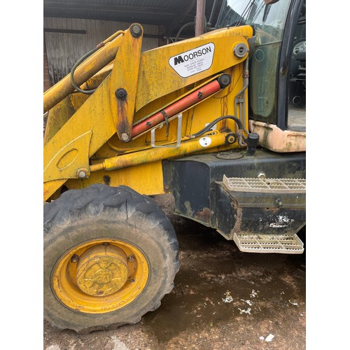 168 - 2004 JCB  3CX  to include ditching, narrow, trench and digging buckets with piped 4 Jack hammer.  39... 