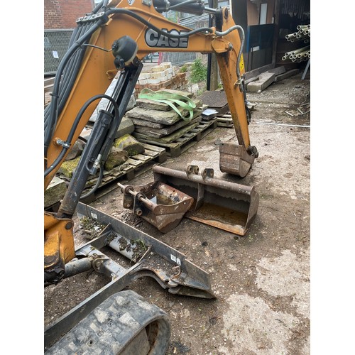 166 - 2016 Case CX18B Mini Digger - 655 hours, together with 3 buckets