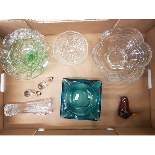81 - A mixed collection of glass ware items to include a green glass comport, Wedgwood paperweight, art g... 