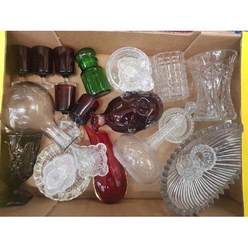84 - A mixed collection of glassware to include vases, a decanter, fruit bowls etc (1 tray).