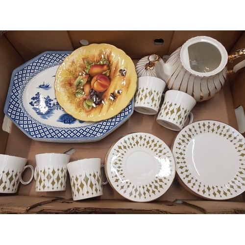 130 - A mixed collection of ceramic items to include a Sadler white and gold teapot, 4 Meakin Willow patte... 