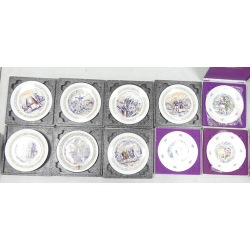 136 - A collection of decorative wall plates to include Royal Doulton Valentines Day plates including year... 