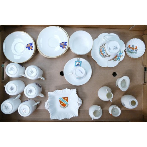 550 - A collection of Wileman &  Shelley ware crested ware to include 8 cups & saucers and 5 various piece... 