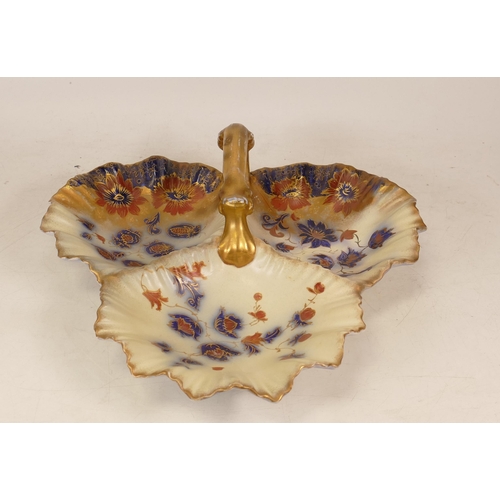 160 - Carlton Ware Marguerite scalloped serving dish