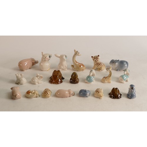 49 - A collection of Wade Happy Family Whimsies: comprising Hippos, Pigs, Giraffes, Rabbit, Frogs, Mice a... 