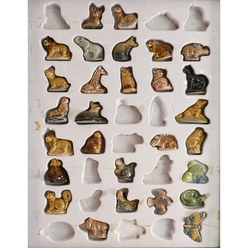 62 - Rare Wade Whismies presentation case with twenty eight Whimsies included. These items form part the ... 