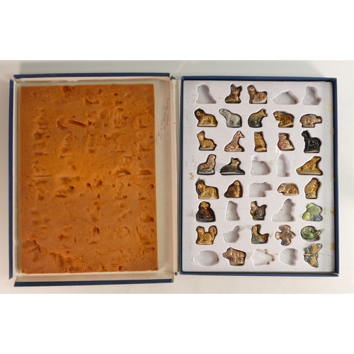 62 - Rare Wade Whismies presentation case with twenty eight Whimsies included. These items form part the ... 