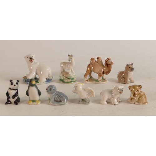 68 - A collection of Wade First Whimsies to include Set 8 Zoo Animals and Set 6 Polar Animals (10)