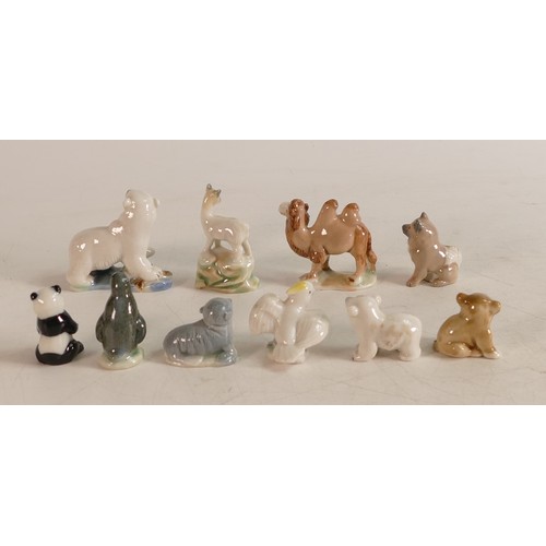 68 - A collection of Wade First Whimsies to include Set 8 Zoo Animals and Set 6 Polar Animals (10)