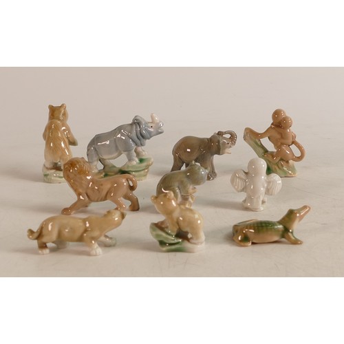 70 - A collection of Wade First Whimsies to include Set 4 African Jungle animals and Set 9 North American... 