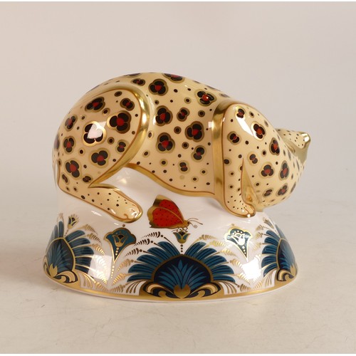 333 - Royal Crown Derby paperweight, Savannah Leopard, Endangered Species range, commissioned by Sinclairs... 