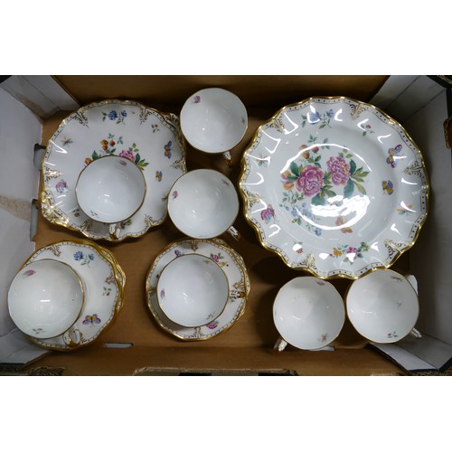 387 - Royal Crown Derby Derby Days tea and dinner ware to include 7 cups & saucers, 1 side plate, cake pla... 