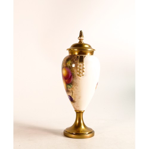 442 - Royal Worcester vase and cover hand painted with fruit by Freeman, h.22cm.