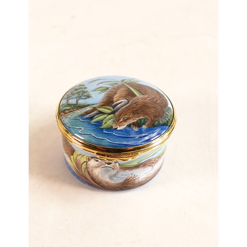 526 - Moorcroft enamel Otter lidded box by Nigel Creed. Limited edition 60/75. Boxed with certificate. Dia... 