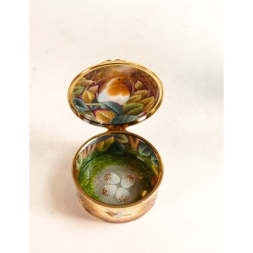 553 - Moorcroft enamel Robins lidded box by S Smith. Limited edition 33/50. Boxed with certificate, Diamet... 