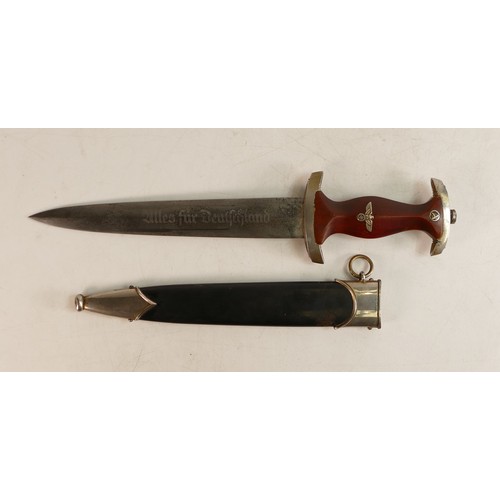 1783 - A German Third Reich second World War WWII SA Officers dagger & scabbard, with 22cm length double-ed... 