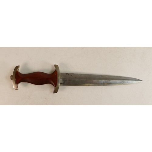 1783 - A German Third Reich second World War WWII SA Officers dagger & scabbard, with 22cm length double-ed... 